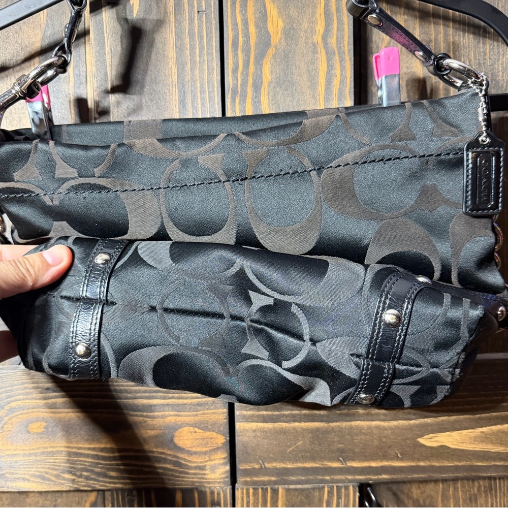 Vintage Coach Carly Black Shoulder Bag with Signature Pattern - Picture 4 of 13